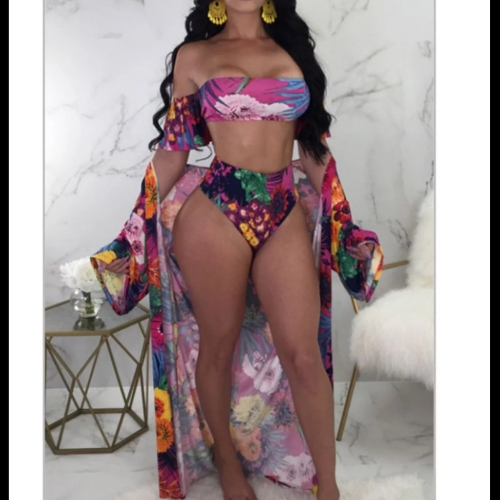 Bikini set matching kimono